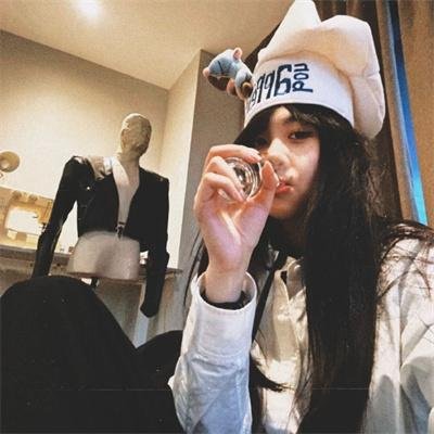 窒友梅根